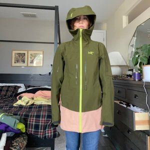 Arc'teryx Sentinel LT Jacket in Treeline Tonic, Size: M Goretex Ski Shell Jacket